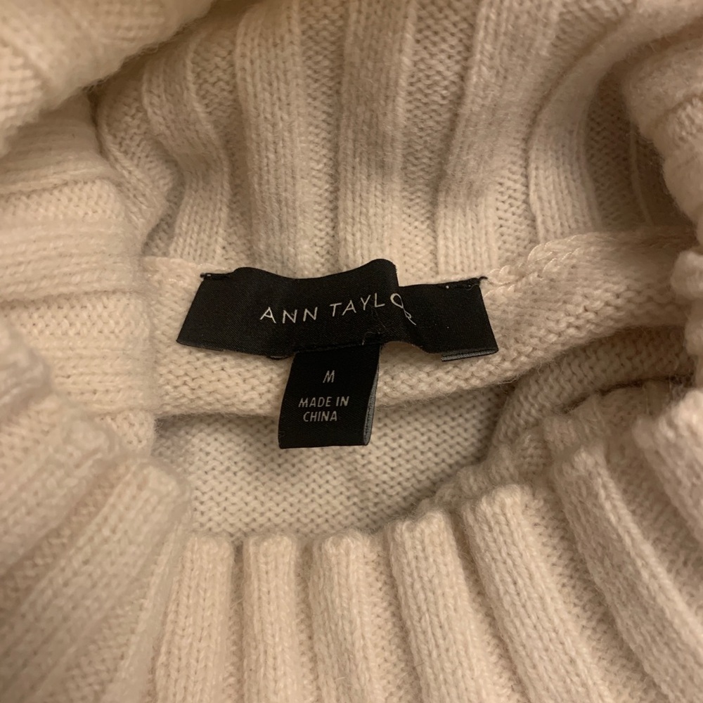 Ann Taylor High Neck white wool cashmere sweater
Size M